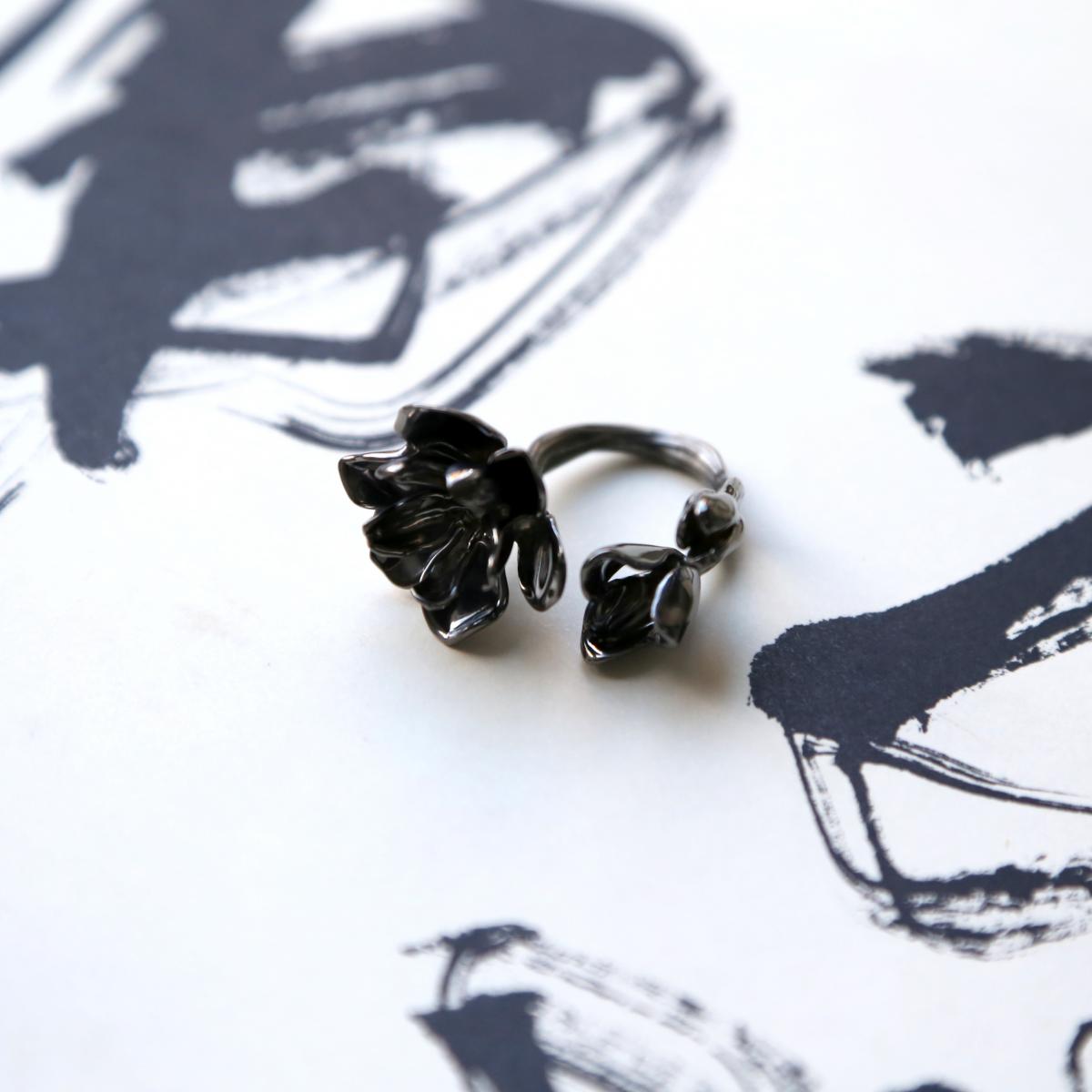 Серебряное кольцо «Сакура»