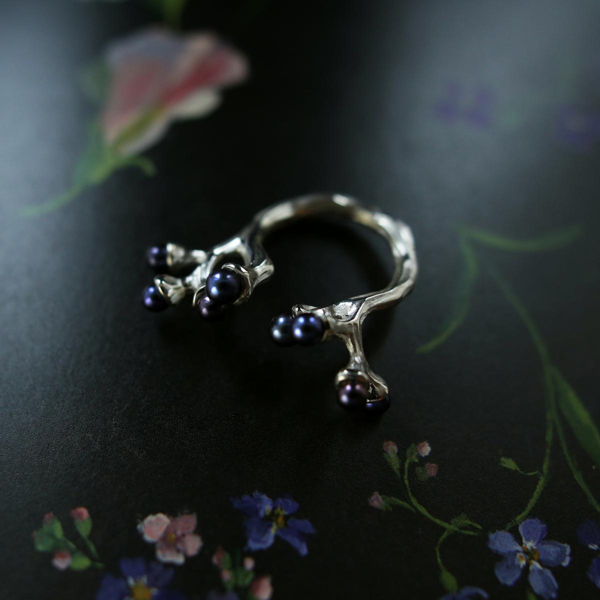 Дизайнерское кольцо из стерлингового серебра природной формы с жемчугом