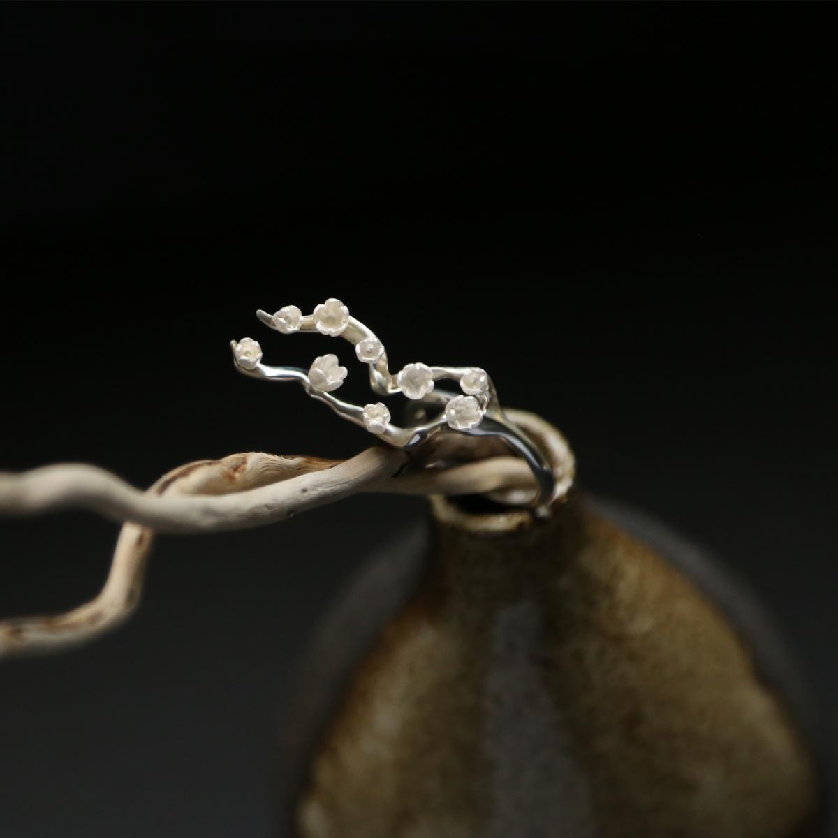 Серебряное кольцо «Весна» из коллекции «Восток»