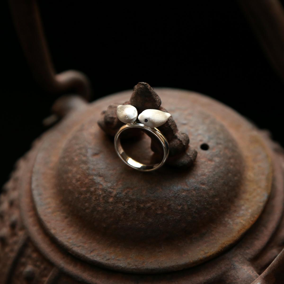 Серебряное кольцо «Два соловья» из коллекции «Восток» 
